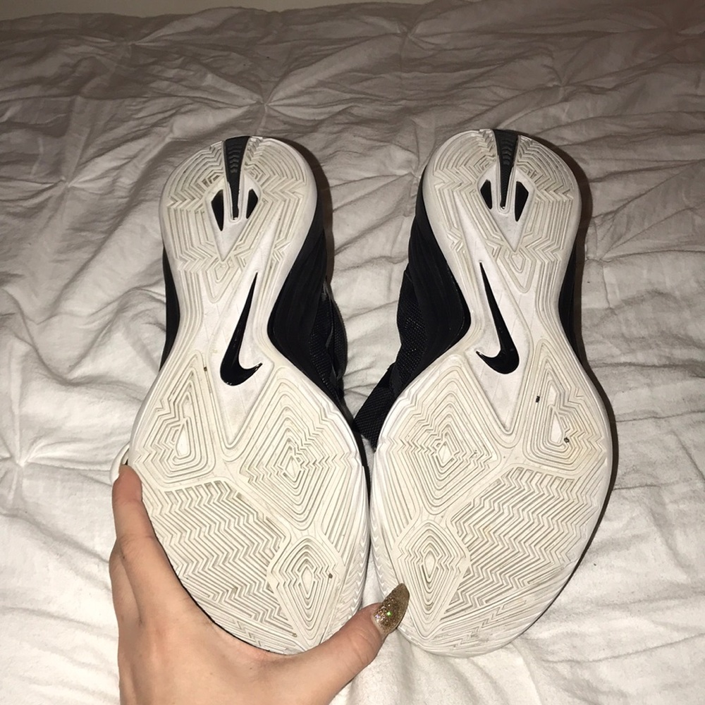 Nike Hyperdunks - image 4